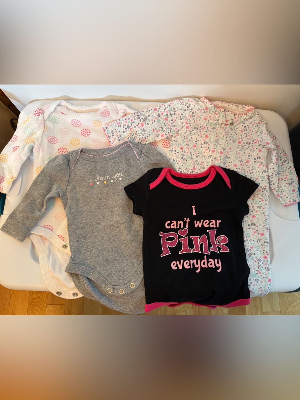Mixed brand baby onesie bundle of 4 all size 0-3 M